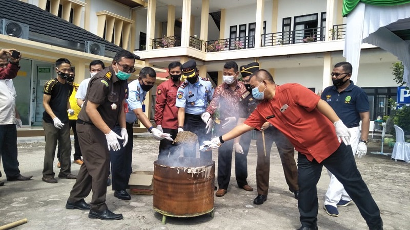 Pemusnahan Barang Bukti oleh Kejaksaan Pariaman, Sumbar