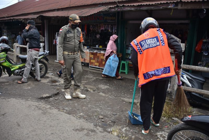 Pelanggar Perda DIberi sanksi