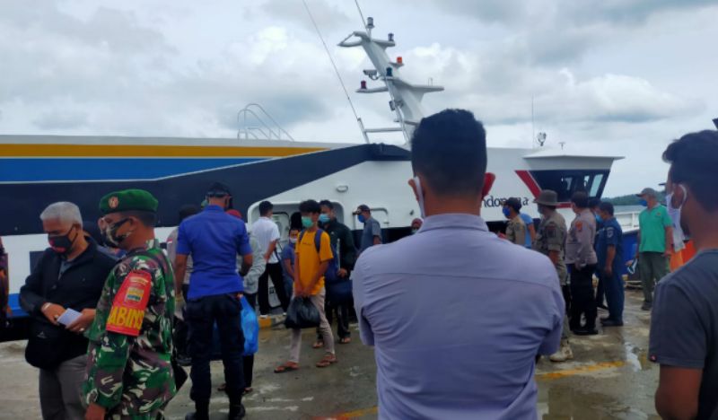 Kodim 0319 Mentawai Tetap Konsekwen Cegah Penyebaran Covid 19 Dengan Patroli Rutin.