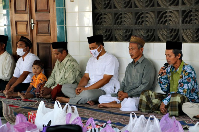 Seberapa Penting Ritual Kematian bagi Masyarakat Minangkabau (ilustrasi tahlilan: Gramedia)
