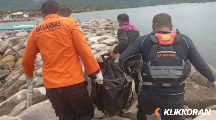 Penemuan jasad korban tenggelam terseret ombak di Pulau Pagang. (Foto: Tribun Padang)