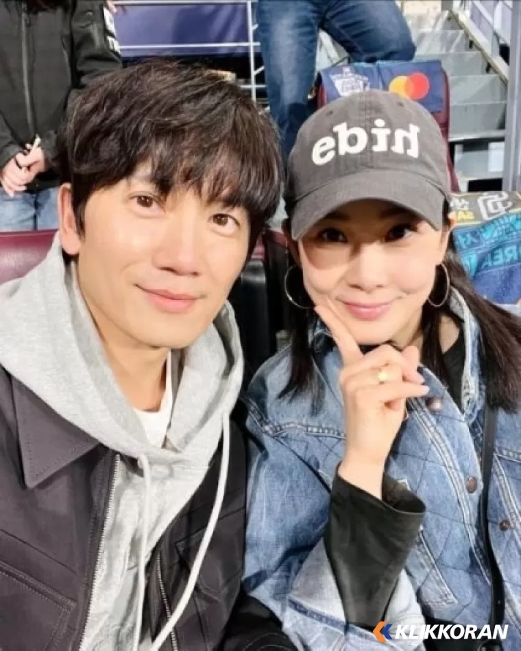 Ji Sung Lee Bo-young (foto: Twitter)