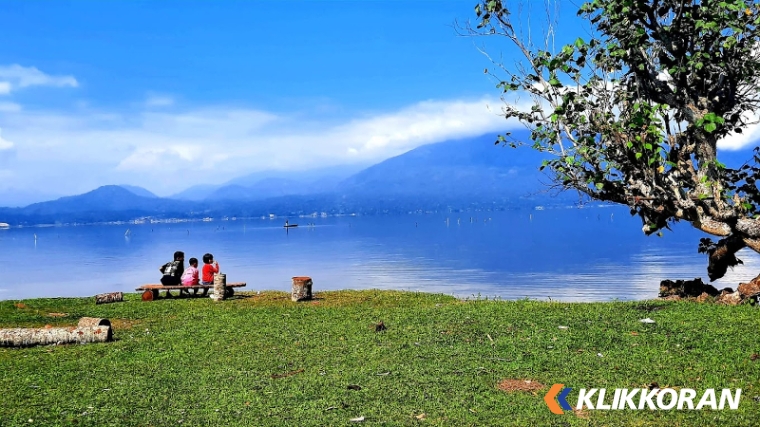 Pantai Indah Ratu Sigindo Kuning (foto: Google Maps/Tegolasdi Irmansyah)