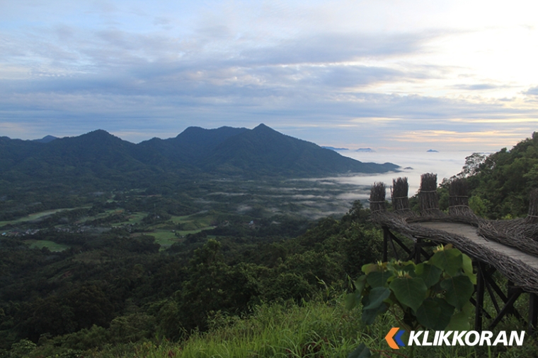 Bukit Sepancong (foto: mengenalbengkayang.com)