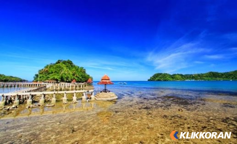 Ilustrasi Pantai Carocok Painan (Foto: jalanjalanyuk21.blogspot.com)