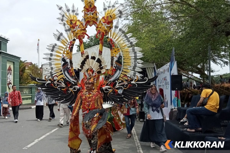 Banjarmasin Sasirangan Festival (foto: Antara News Kalimantan)