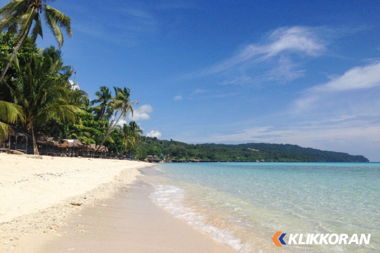 Pantai Nirwana (foto: Dinas Pariwisata Sulawesi Tenggara)