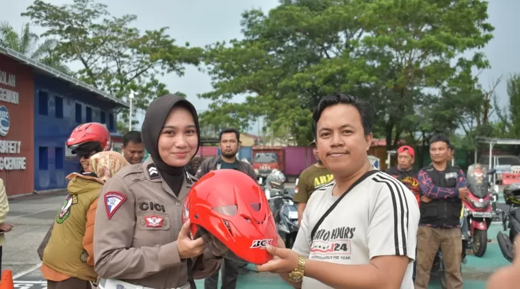Ngaco Bareng Polisi: Komunitas Motor Pekanbaru Belajar Safety Riding
