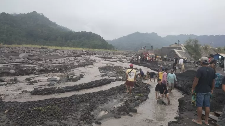 Banjir lahar dingin Gunung Marapi. (Foto: Website Resmi Desa Sumberwuluh)