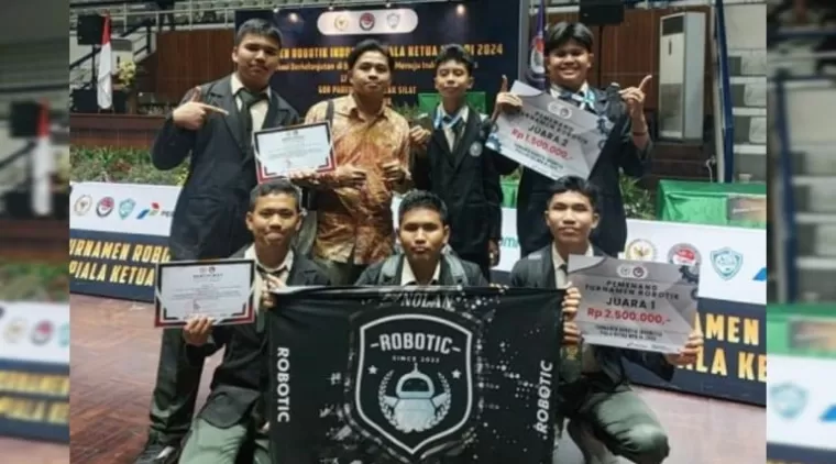 Tim Robotik MAN 1 Pekanbaru Raih 2 Gelar Juara di Turnamen Nasional