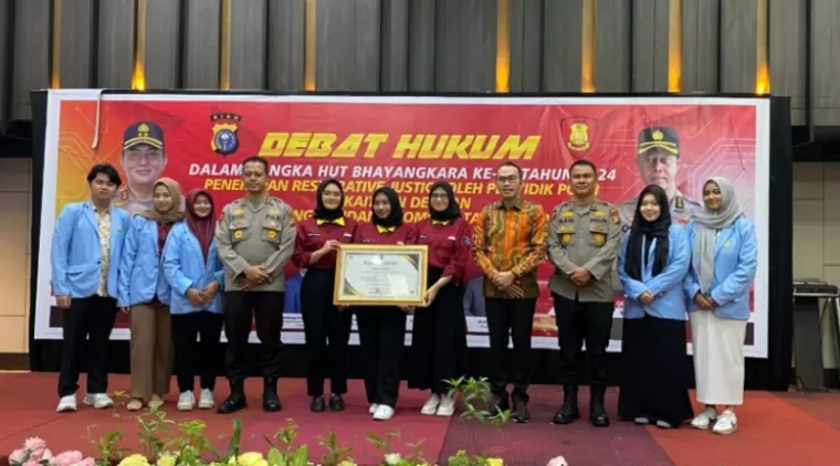 Universitas Riau Sabet Juara Lomba Debat Hukum Restorative Justice di HUT Bhayangkara ke-78