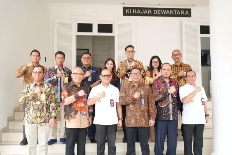 Direksi Bank Mandiri Taspen foto bersama dengan ASABRI di Jakarta.(ist)