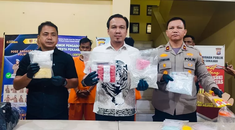 Kedok Usaha Laundry, Pemasok Narkoba di Pekanbaru Dibekuk Bersama Ribuan Pil Haram