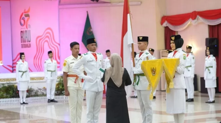 Sah, Pemprov Kukuhkan 36 Anggota Paskibraka Provinsi Riau Tahun 2024