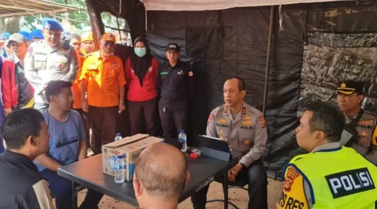 Tinjau Lokasi Jembatan Runtuh  Akibat Ponton, Begini Kata Kapolda Sumsel