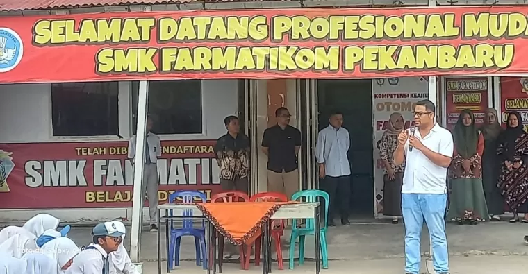 Cooling System, Ditresnarkoba Polda Riau Gelar Sosialisasi Bahaya Narkoba di SMK Farmatiko