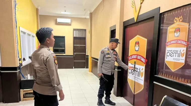 Operasi Mantap Praja Lancang Kuning 2024, Polresta Pekanbaru Laksanakan Pengamanan di Kantor KPU