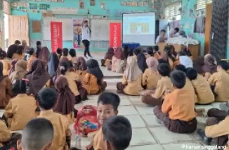 CIMB Niaga Edukasi Ibu dan Siswa SDN 45 Pekanbaru Lewat Kejar Mimpi Goes To School