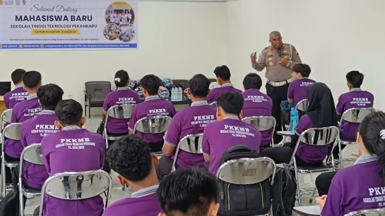 Cegah Hoaks dan Tekan Kecelakaan, Polda Riau Edukasi Mahasiswa STTP di Masa Pilkada