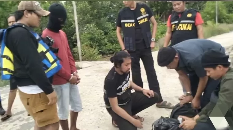 Polisi dan Bea Cukai Gagalkan Penyelundupan Sabu 15,6 Kg dari Perairan Malaysia ke Riau