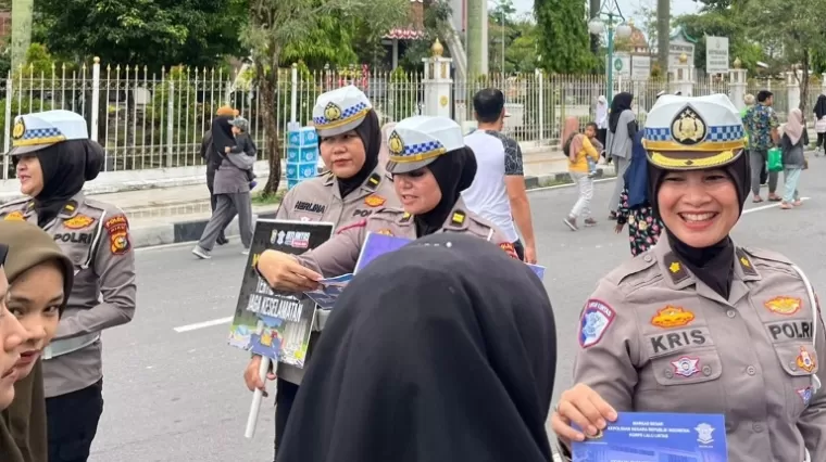 Masyarakat di Pekanbaru Kembali Dapat Edukasi Pilkada Damai dari Polisi di Car Free Day