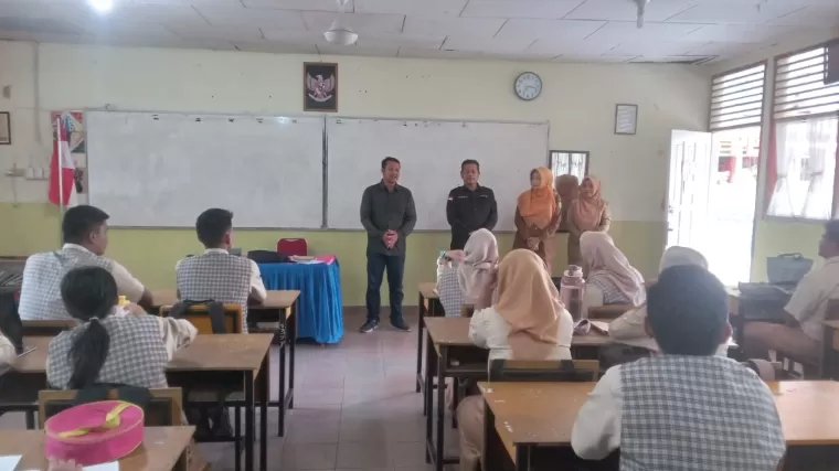 Menggugah Kesadaran Pemilih Pemula, PPK Tenayan Raya Sosialisasi Pilkada di Sekolah