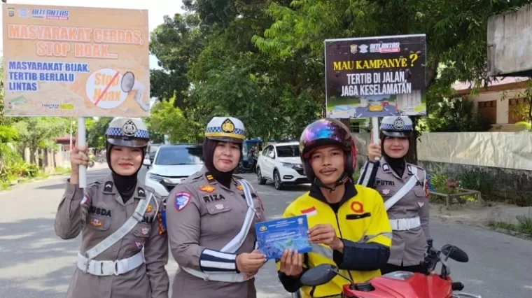 Giliran Pasar Pagi Rumbai Jadi Lokasi Edukasi Keselamatan Lalu Lintas dan Pilkada Damai