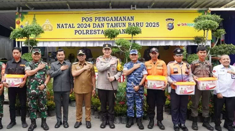 Kapolda Riau dan Pj Gubernur Tinjau Pengamanan Gereja dan Pos Natal di Pekanbaru