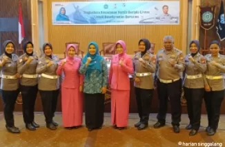 Ditlantas Polda Riau Ingatkan Ibu-Ibu Soal Keselamatan Berkendara