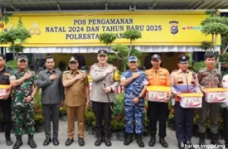 Kapolda Riau dan Pj Gubernur Tinjau Pengamanan Gereja dan Pos Natal di Pekanbaru