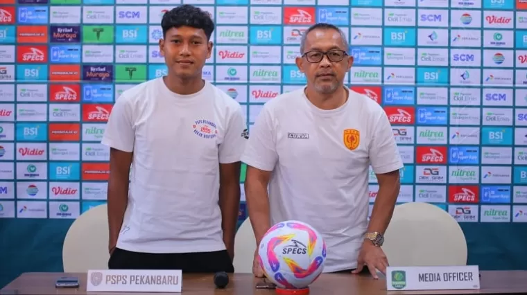 Aji Santoso Ungkap Strategi PSPS Hadapi Persiraja di Babak 8 Besar Liga 2