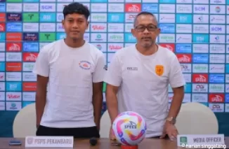 Aji Santoso Ungkap Strategi PSPS Hadapi Persiraja di Babak 8 Besar Liga 2