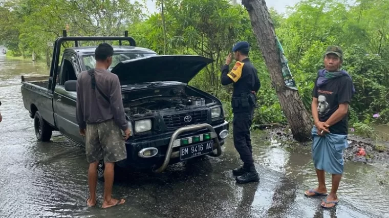 Cegah Banjir, SAR Brimob Polda Riau Intensifkan Patroli dan Pantau Ketinggian Air