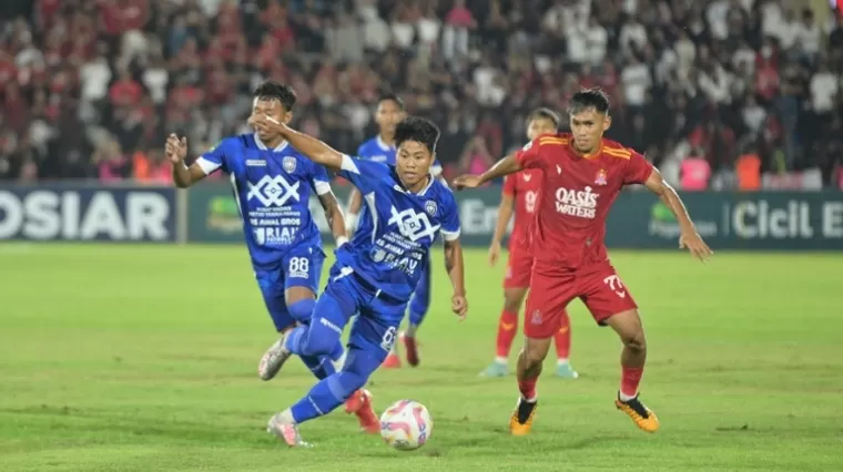 Duel Sengit, PSPS Tahan Imbang Persijap di Babak Pertama