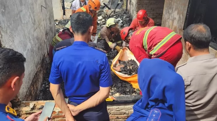 Kebakaran Tragis di Pekanbaru, Korban Meninggal Dunia Dengan Luka Bakar Sekujur Tubuh