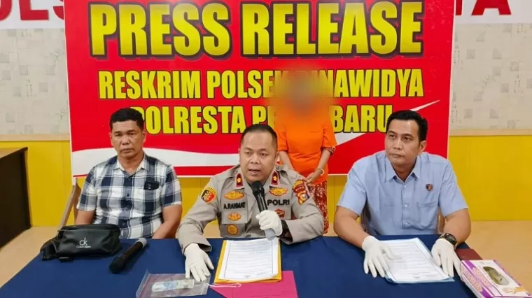 Polsek Binawidya Tangkap Wanita Diduga Pencopet di Pasar Selasa Pekanbaru