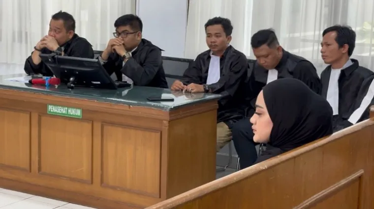 Cut Salsa menjalani sidang tuntutan di PN Pekanbaru