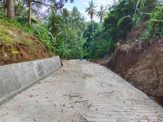 jalan Lakuak Kandih Dusun Durian Gadang Tungkal Selatan yang sudah di rabat beton Akhir Desember Tahun 2023 kemarin.