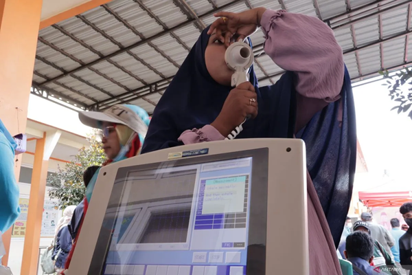 Masyarakat melakukan pemeriksaan paru-paru. (Foto: Dok istimewa)