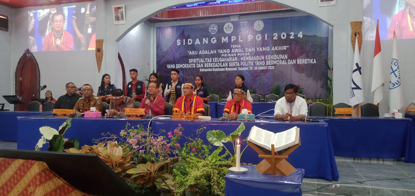 Foto Pj. Bupati Mentawai Hadiri Penutupan Sidang MPL PGI di Gereja GKPM Pniel Mapadegat