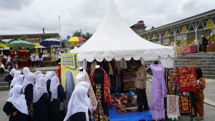 Dalam menyambut ulang tahun Kabupaten Solok Selatan ke-20 tahun ini, pemerintah pun menyelenggarakan peran UMKM serta Lomba UMKM Inspiratif.