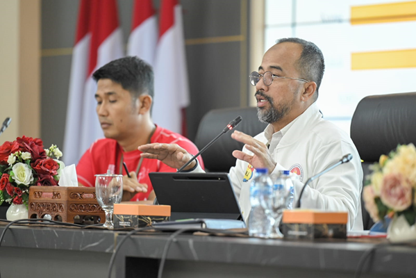 Kepala Dinas Pemuda dan Olahraga (Dispora) Sumbar, Maifrizon, saat rapat persiapan Peluncuran atau Launching Car Free Day Sumbar 2024 di Auditorium Gubernuran