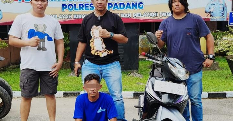 Pria di Padang Ditangkap Polisi, Curi Kabel Pabrik Air Demi Judi Online. (Foto: Dok istimewa)