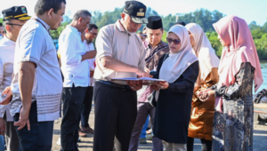 Foto Gubernur meminta DKP Sumbar untuk Meningkatkan Budi Daya Lobster Laut