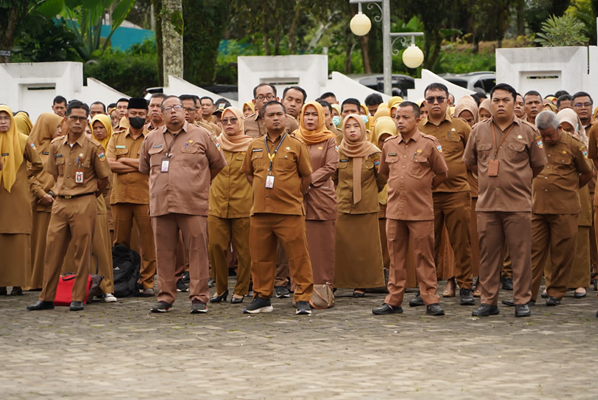 Foto Bupati Khairunas Mengajak Masyarakat Berpartisipasi Pada Pileg 14 Februari Mendatang