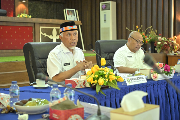 Foto Gubernur Mahyeldi Menegaskan Bahwa Kerja Sama Pemerintah Sangat Penting untuk Percepatan Pembangunan Mentawai