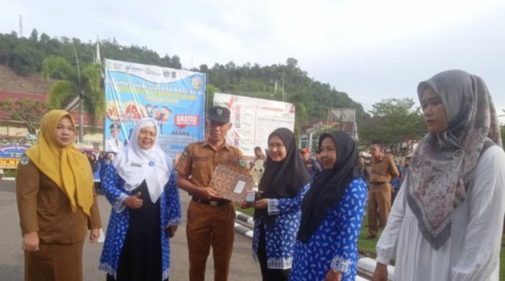 Foto Peringatan HGN di Pessel Berlangsung Dengan Meriah, Bupati Pessel Serahkan Hadiah Kepada Pemenang Lomba