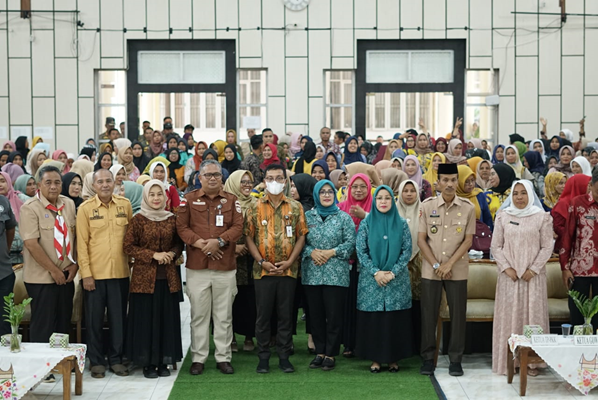 Pemkab Solsel Lakukan Pembinaan Ratusan Kader PPKBD Dan Sub PPKBD