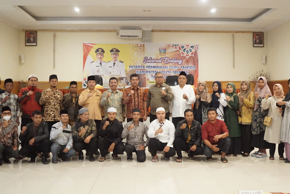 Foto Sukseskan Satu Jorong Satu Rumah Tahfidz, Solsel Naikkan Honor Guru Jadi 600 Ribu