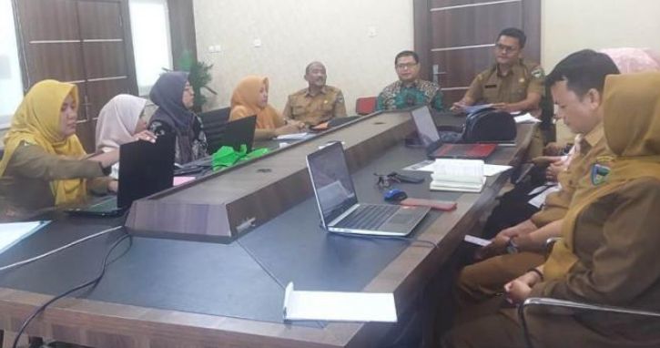 Foto Dinas Kominfo Gelar Rapat Verifikasi Data Sektoral Bersama BPS Pessel